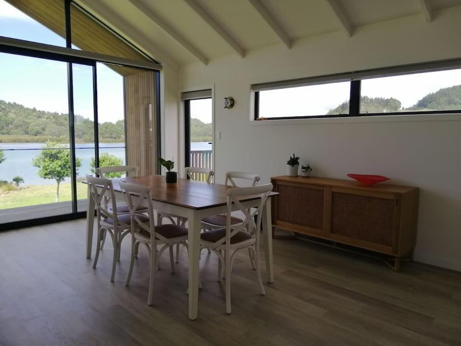 Appartamento Purangi Waterfront Retreat Cooks Beach Esterno foto