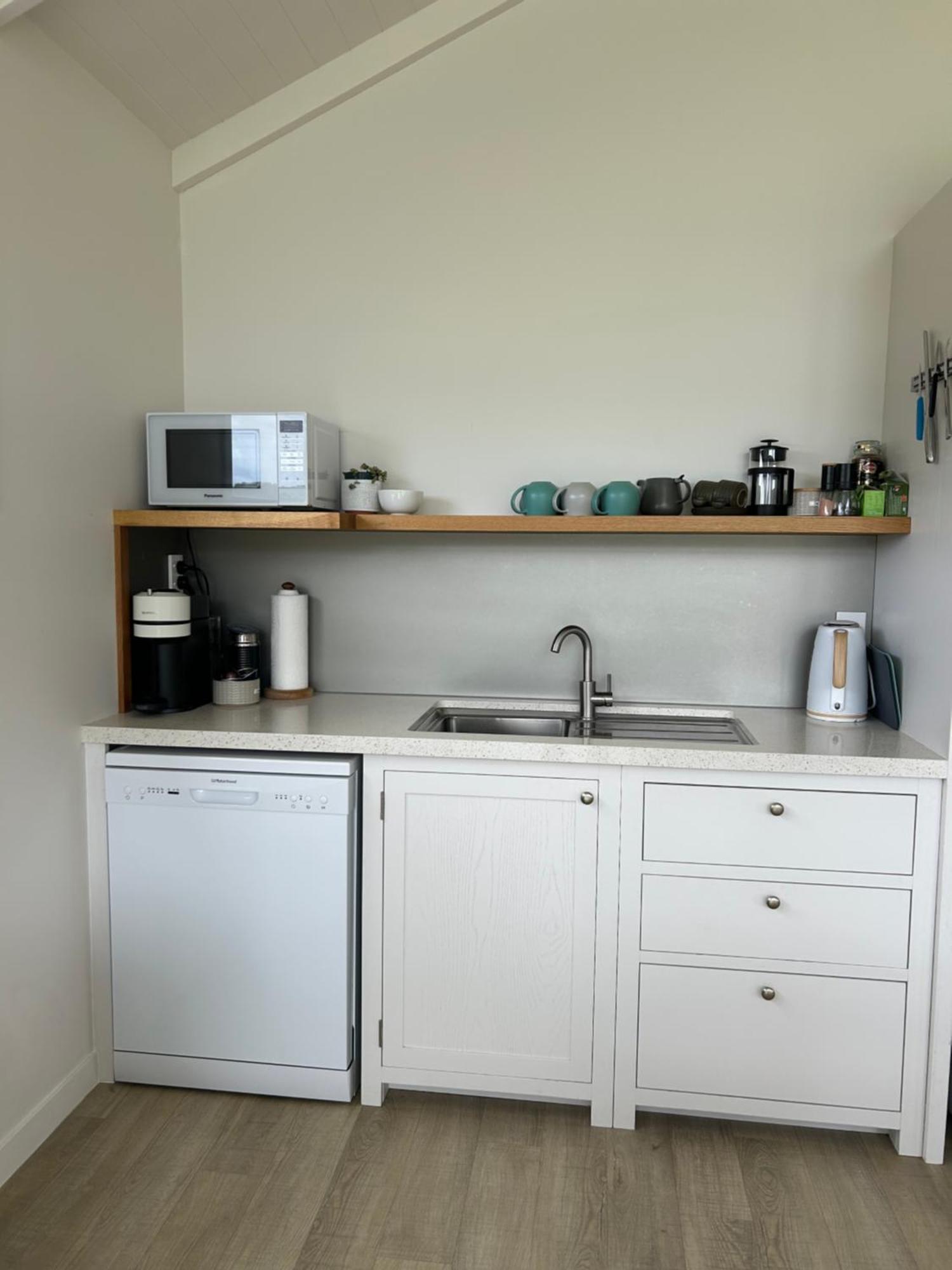 Appartamento Purangi Waterfront Retreat Cooks Beach Esterno foto